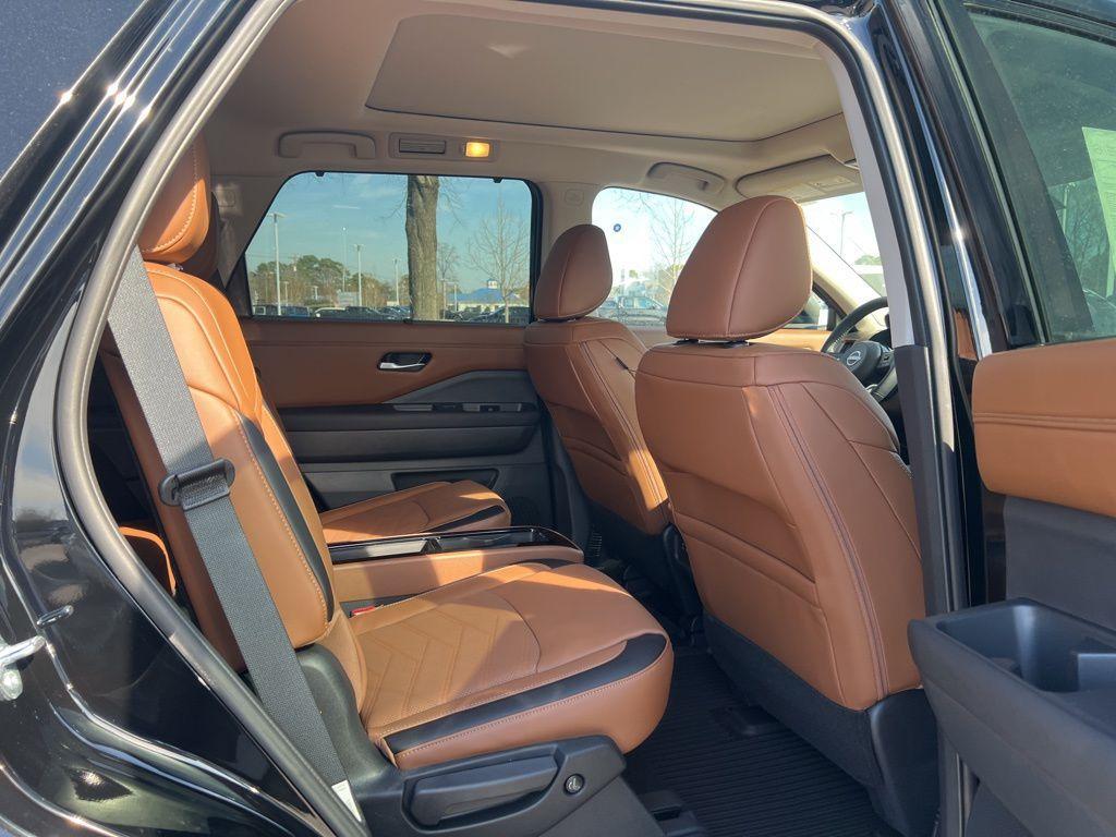 new 2025 Nissan Pathfinder car, priced at $45,741