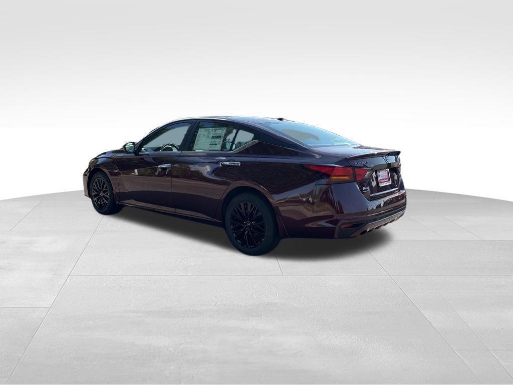 new 2025 Nissan Altima car, priced at $30,555