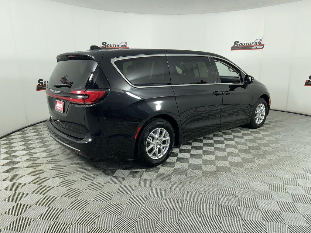 used 2024 Chrysler Pacifica car, priced at $28,617