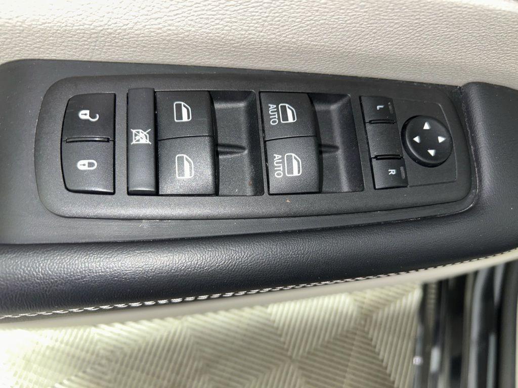 used 2024 Chrysler Pacifica car, priced at $28,617