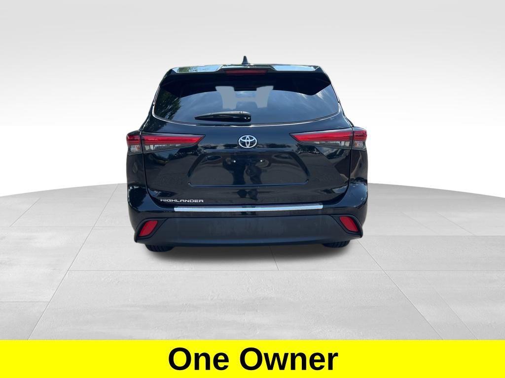 used 2023 Toyota Highlander car, priced at $32,000