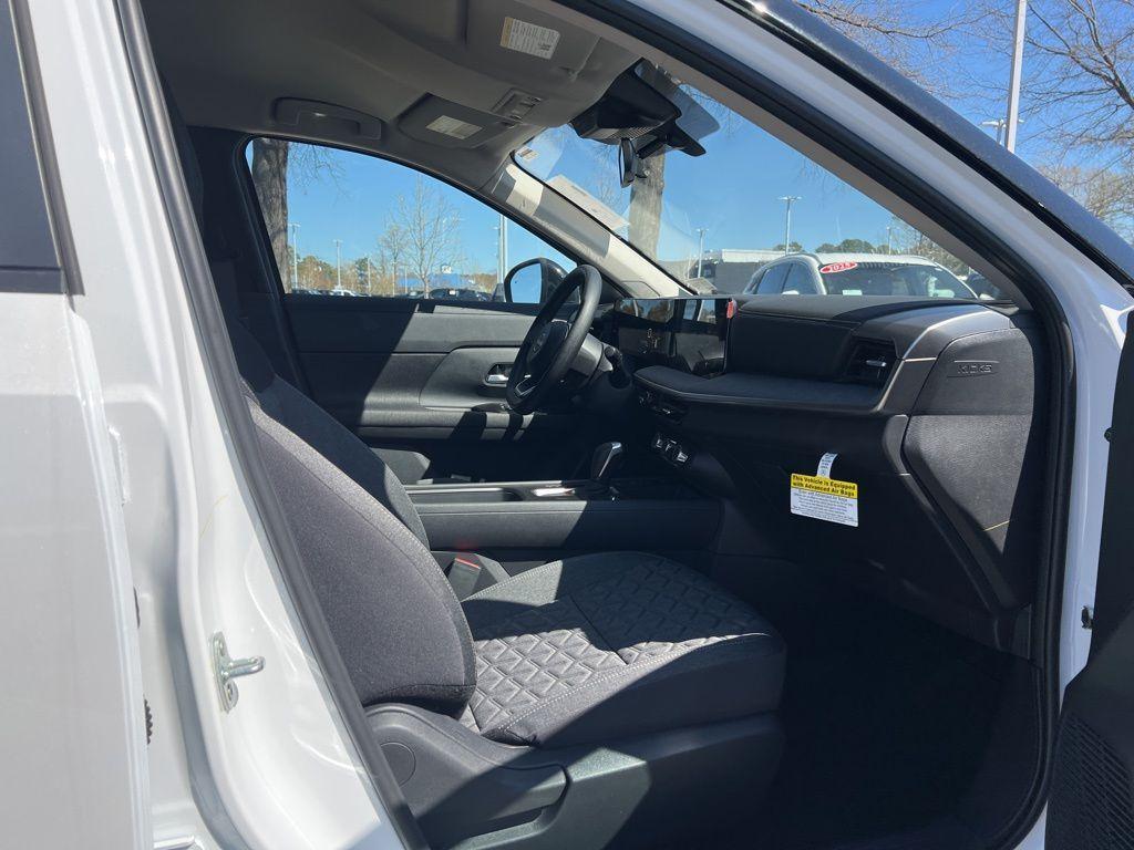 new 2025 Nissan Kicks car, priced at $24,238