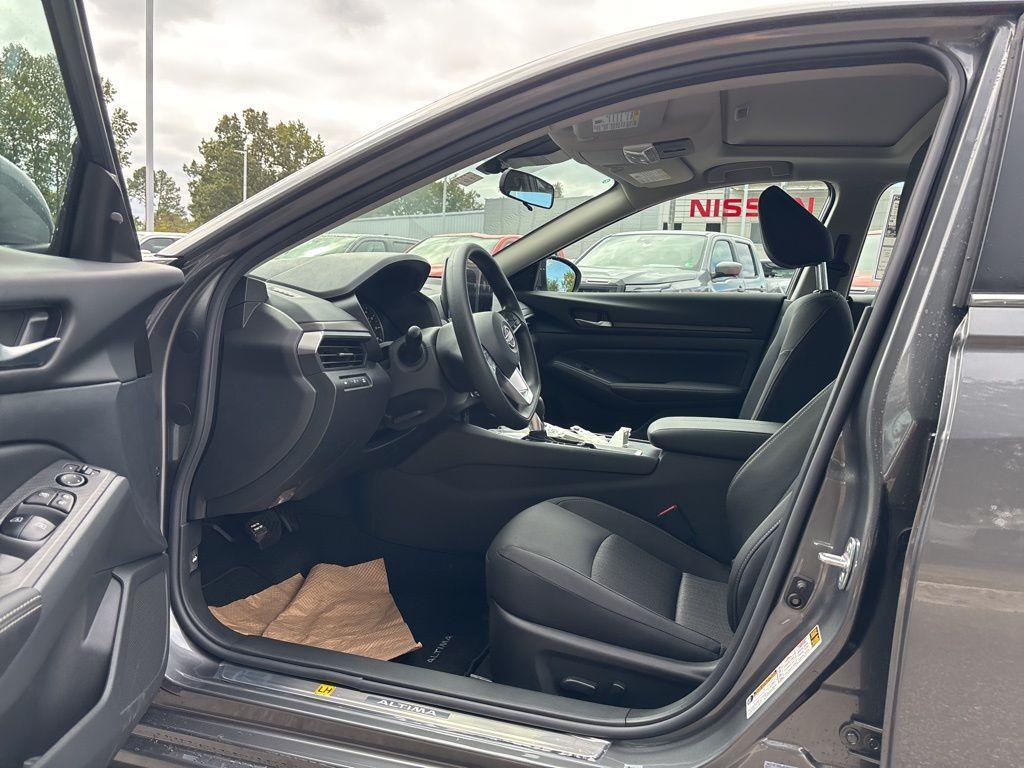 new 2025 Nissan Altima car, priced at $27,091
