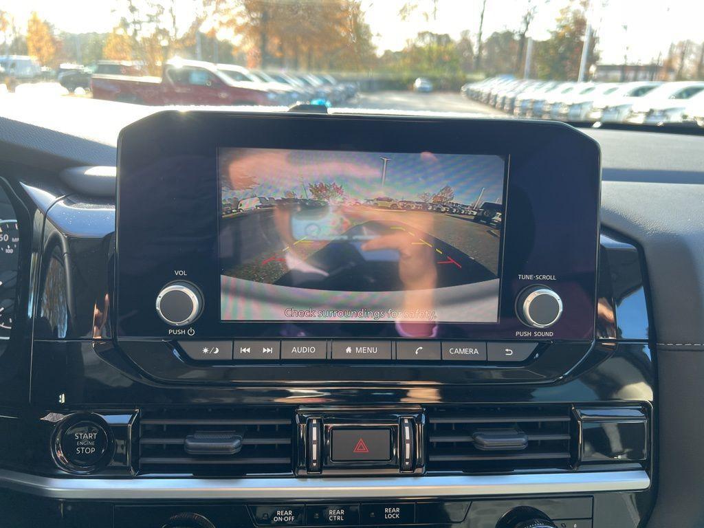 new 2025 Nissan Pathfinder car, priced at $33,689