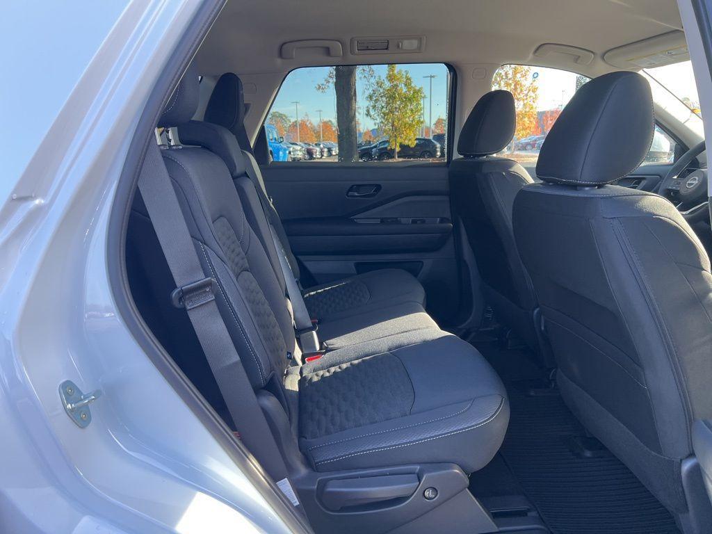 new 2025 Nissan Pathfinder car, priced at $33,689