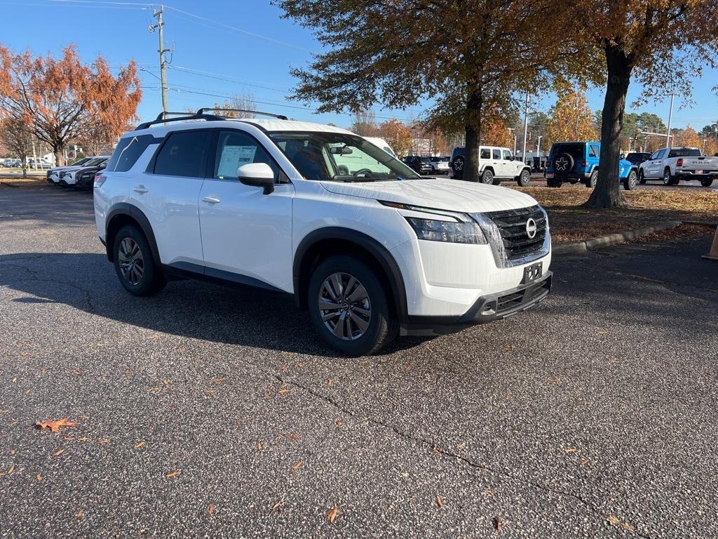 new 2025 Nissan Pathfinder car, priced at $41,335