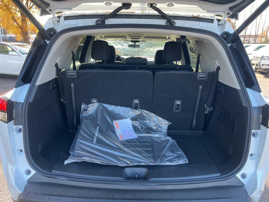 new 2025 Nissan Pathfinder car, priced at $33,689