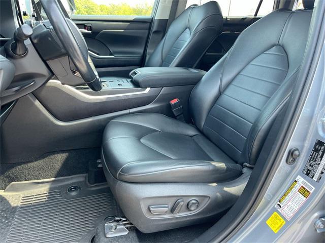 used 2021 Toyota Highlander car, priced at $29,450