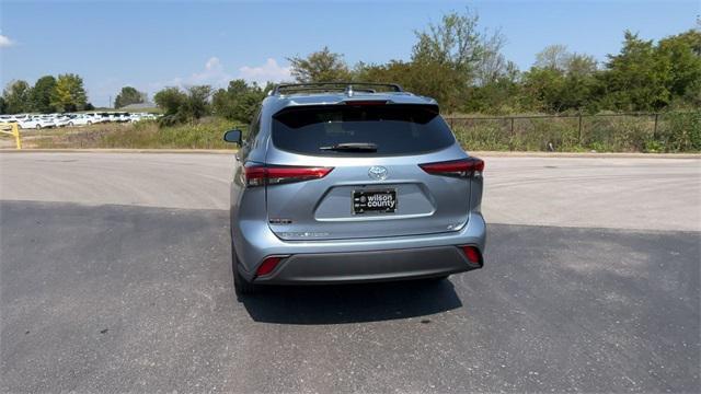 used 2021 Toyota Highlander car, priced at $29,450