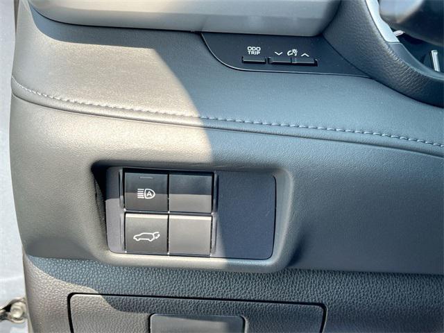 used 2021 Toyota Highlander car, priced at $29,450