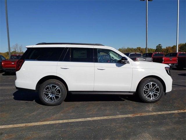 new 2025 Ford Expedition car, priced at $70,229