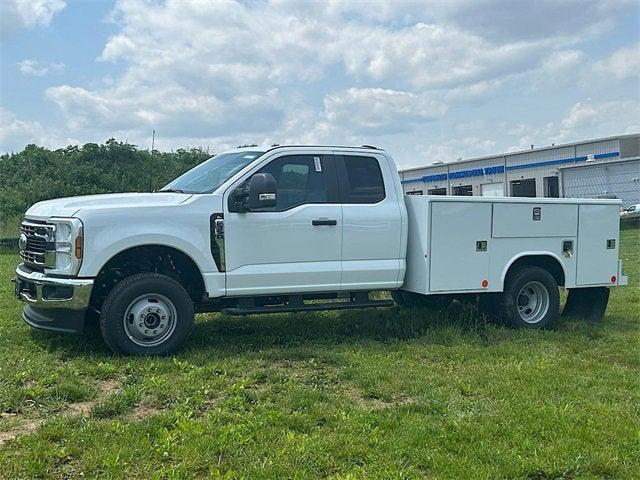 new 2025 Ford F-350 car