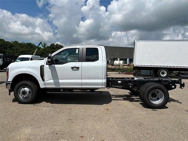 new 2025 Ford F-350 car, priced at $59,444