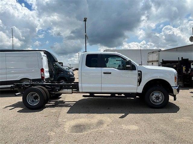 new 2025 Ford F-350 car, priced at $59,444