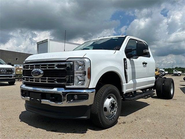 new 2025 Ford F-350 car, priced at $59,444