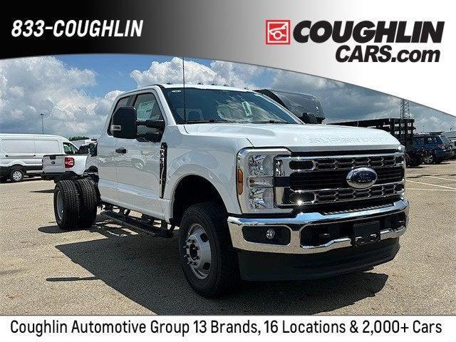new 2025 Ford F-350 car, priced at $59,444
