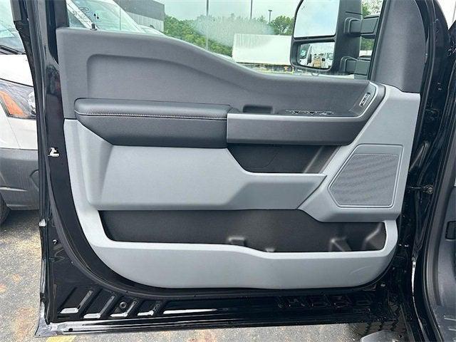 new 2025 Ford F-350 car, priced at $61,433