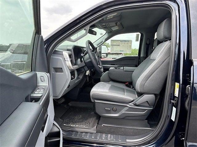 new 2025 Ford F-350 car, priced at $61,611