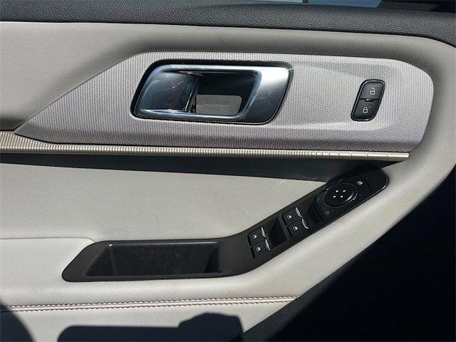 new 2025 Ford Explorer car, priced at $45,950