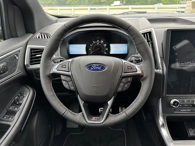 new 2023 Ford Edge car, priced at $40,900