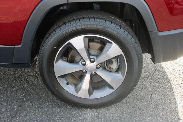 used 2020 Jeep Cherokee car, priced at $20,545