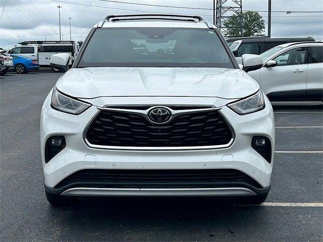 used 2021 Toyota Highlander car, priced at $37,900