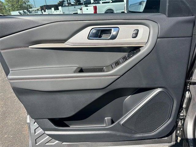 new 2025 Ford Explorer car, priced at $45,912