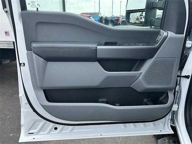 new 2025 Ford F-350 car, priced at $61,433