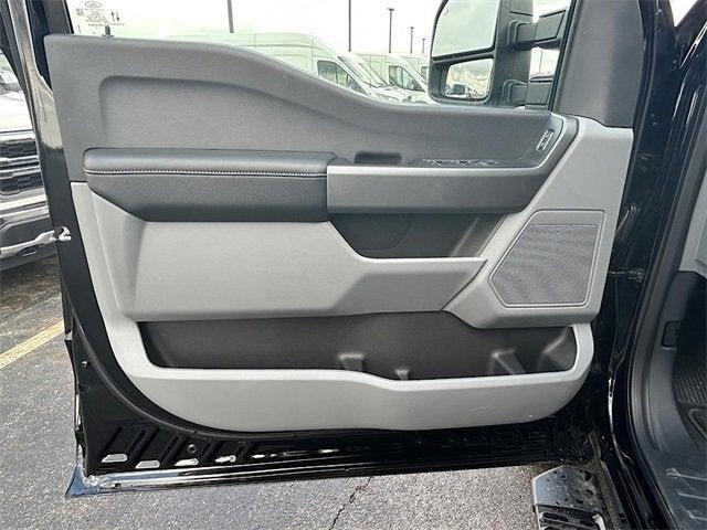 new 2025 Ford F-250 car, priced at $57,453
