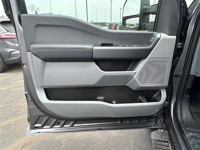 new 2025 Ford F-350 car, priced at $61,433