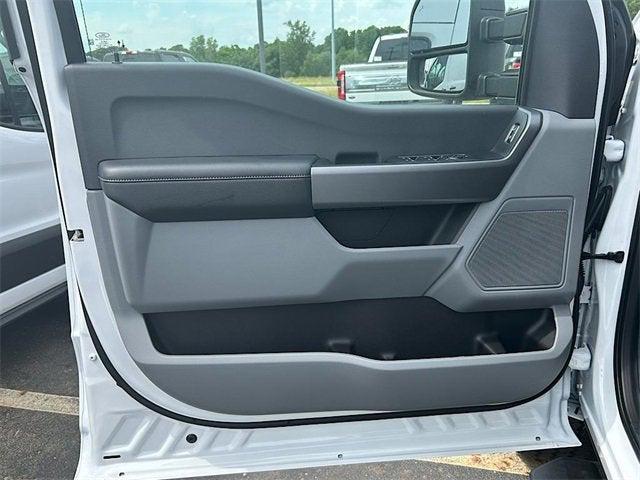 new 2025 Ford F-350 car, priced at $59,662