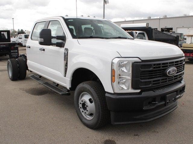 new 2025 Ford F-350 car, priced at $60,260