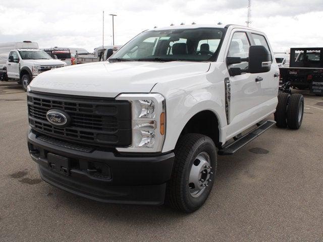 new 2025 Ford F-350 car, priced at $60,260