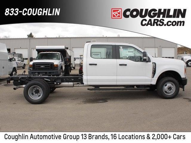 new 2025 Ford F-350 car, priced at $60,260