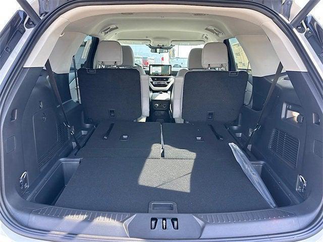 new 2025 Ford Explorer car, priced at $47,035