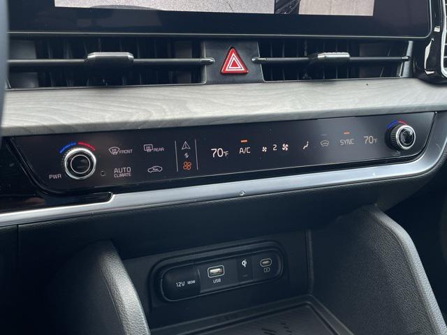 new 2025 Kia Sportage car, priced at $37,170