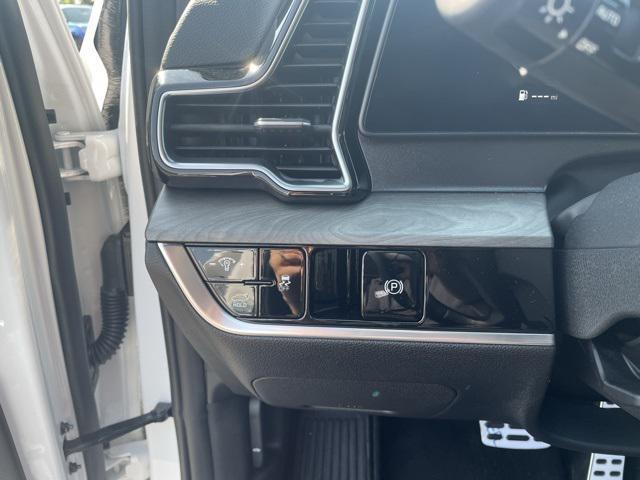 new 2024 Kia Sportage car, priced at $36,000