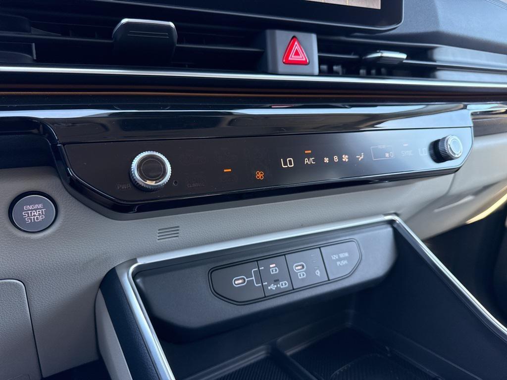 new 2026 Kia Carnival car, priced at $52,625