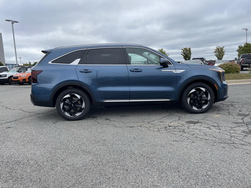 new 2026 Kia Sorento Hybrid car, priced at $39,304