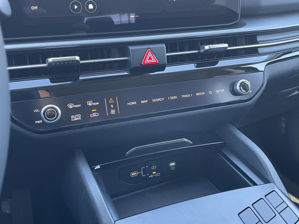 new 2026 Kia Sportage Hybrid car, priced at $31,375