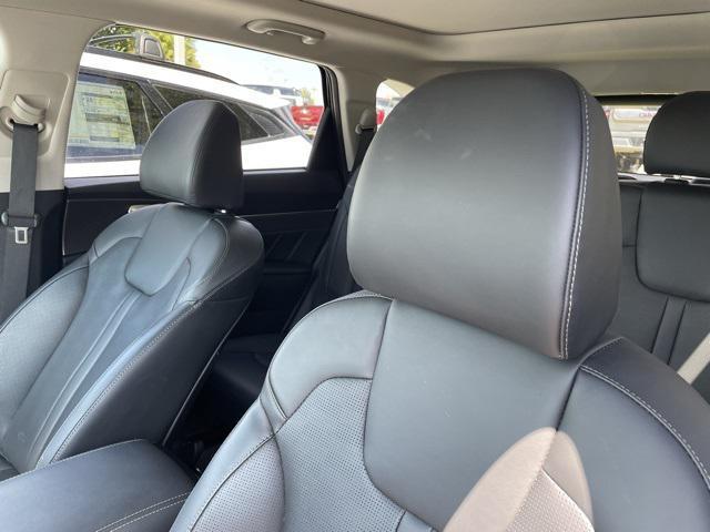 new 2025 Kia Sorento car, priced at $38,086