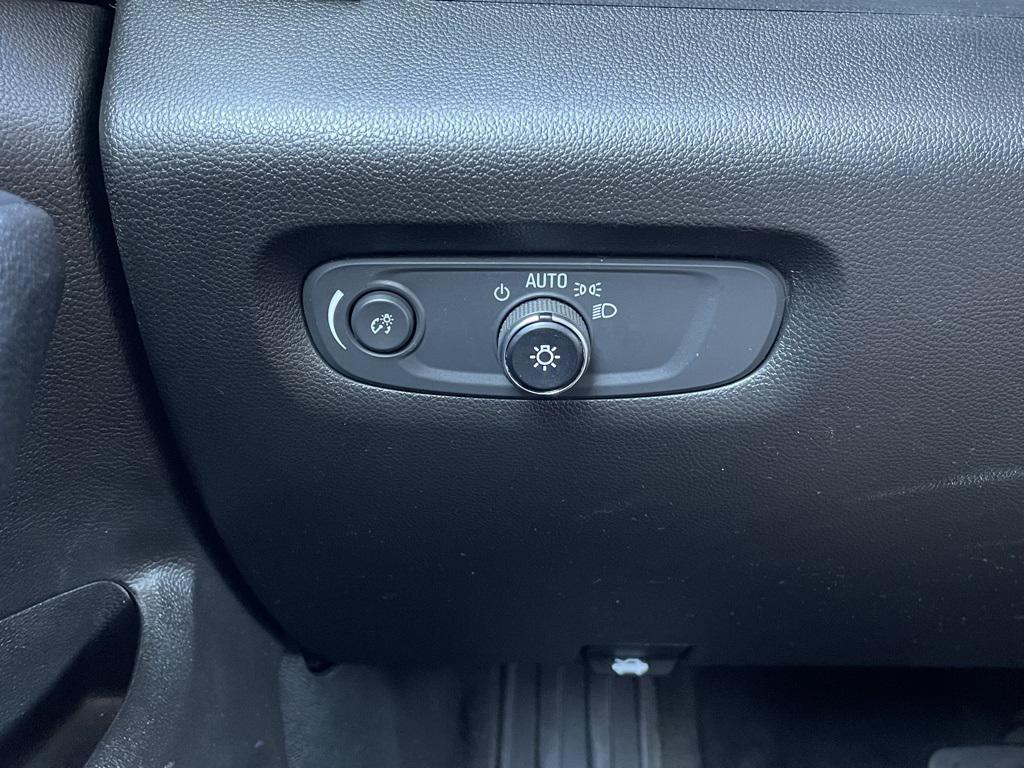 used 2021 Chevrolet Traverse car, priced at $19,310