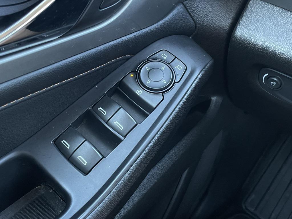 used 2021 Chevrolet Traverse car, priced at $19,310