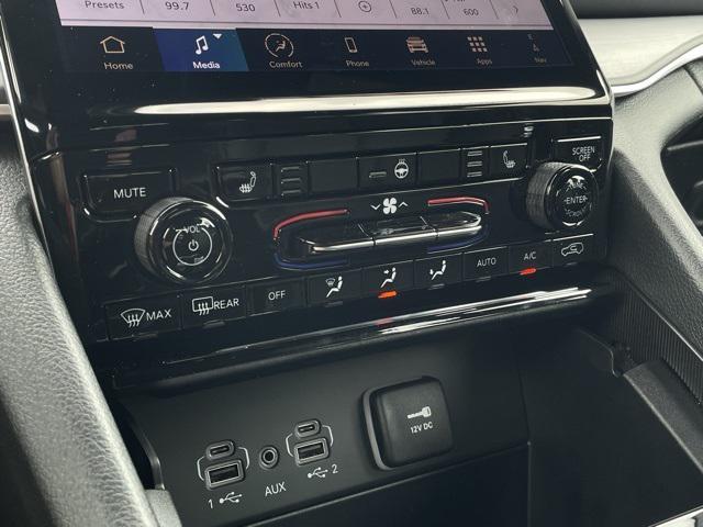 used 2025 Jeep Grand Cherokee car, priced at $43,127