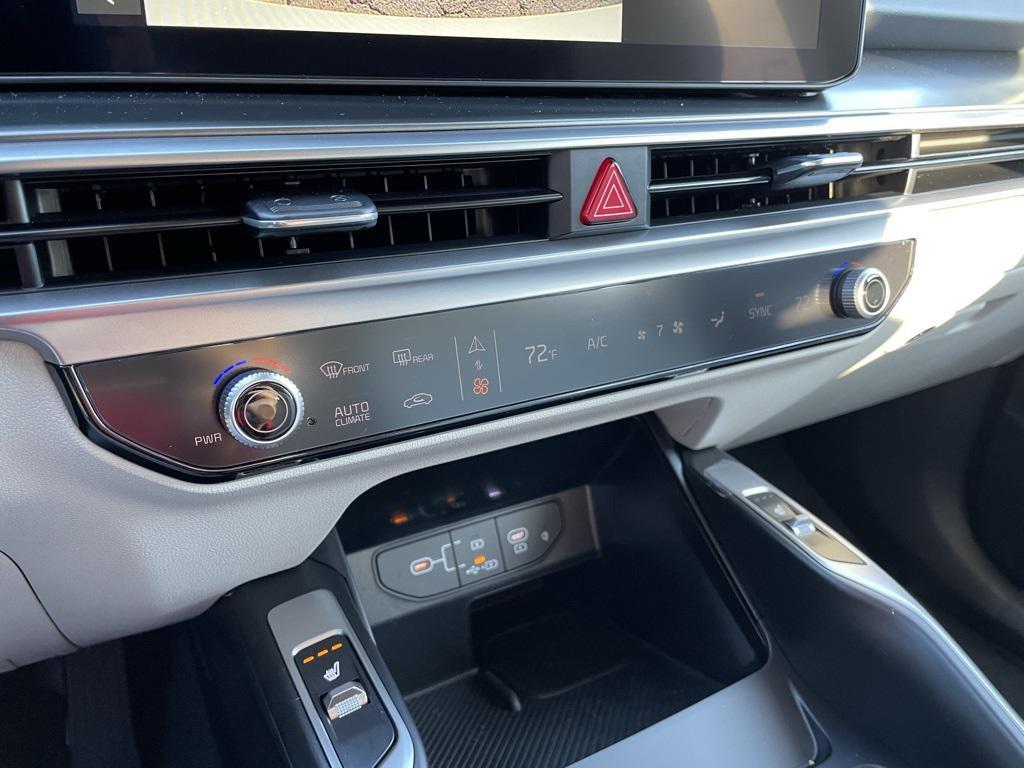 new 2026 Kia Sorento car, priced at $33,943