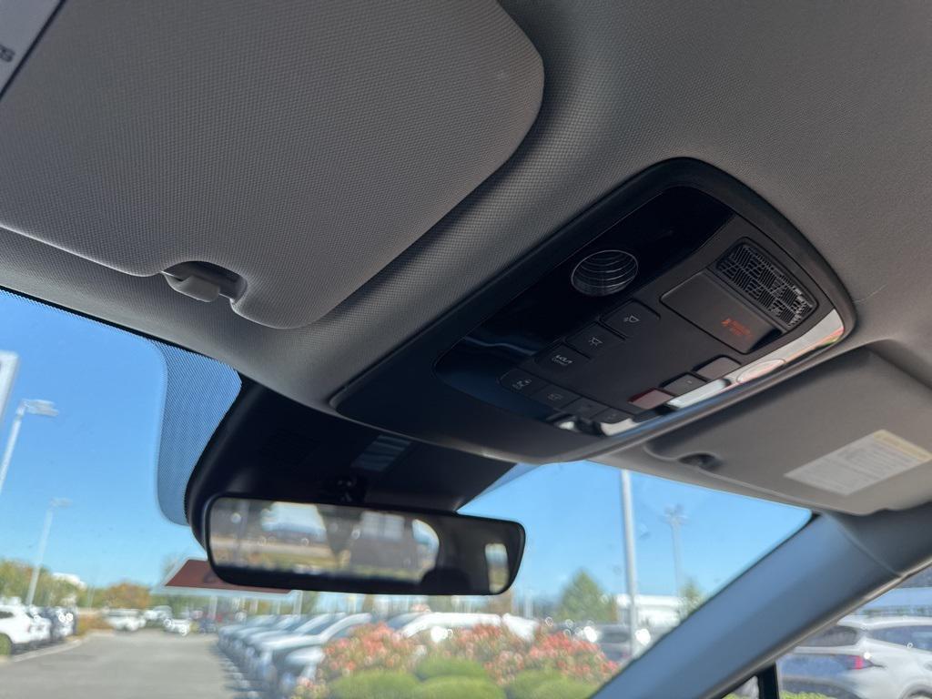 new 2026 Kia Carnival Hybrid car, priced at $43,625