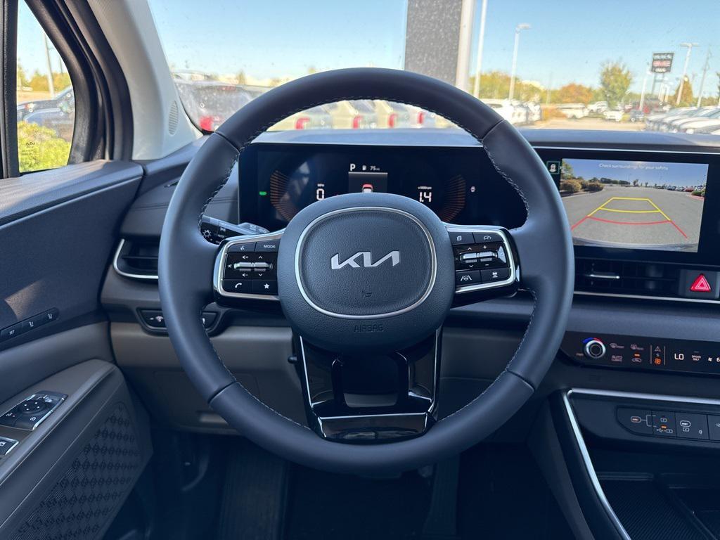 new 2026 Kia Carnival Hybrid car, priced at $43,625