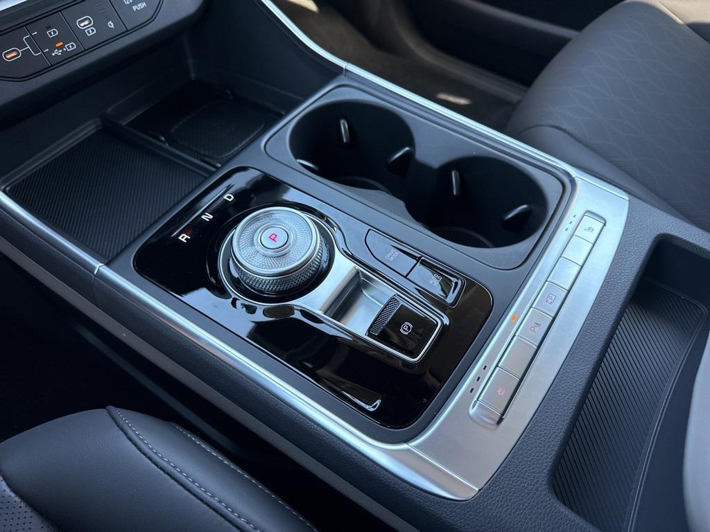 new 2026 Kia Carnival Hybrid car, priced at $43,625