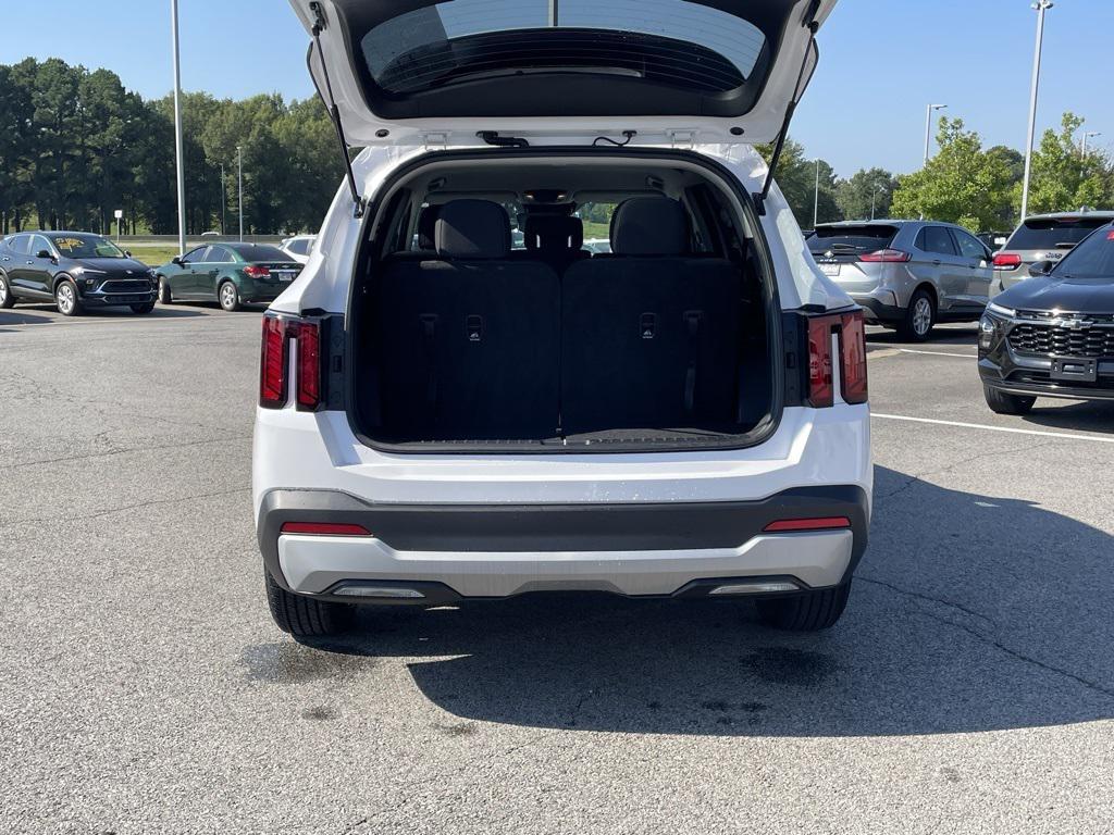 new 2025 Kia Sorento car, priced at $30,555