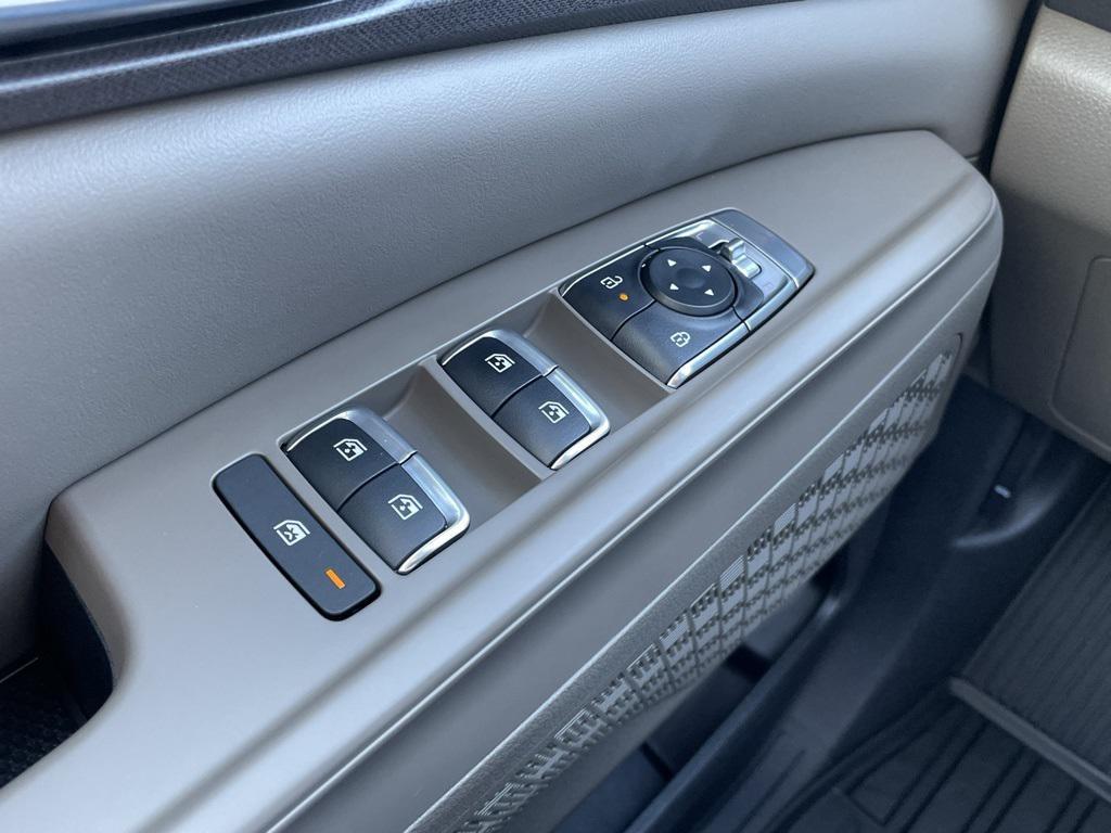 new 2026 Kia Carnival Hybrid car, priced at $43,224